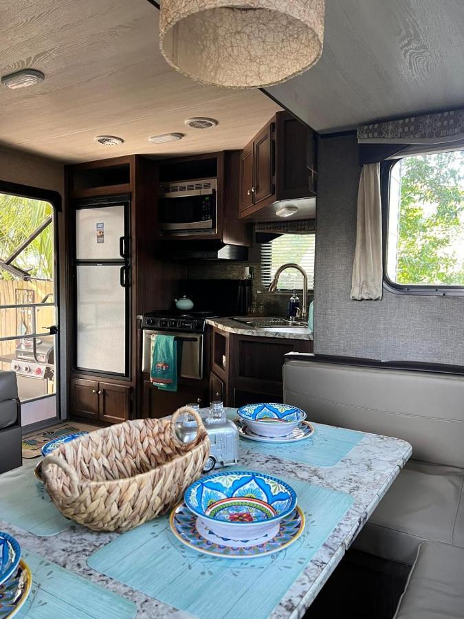 Rv Camper Paradise On The Wheels In Clearwater Beaches Largo Exterior foto